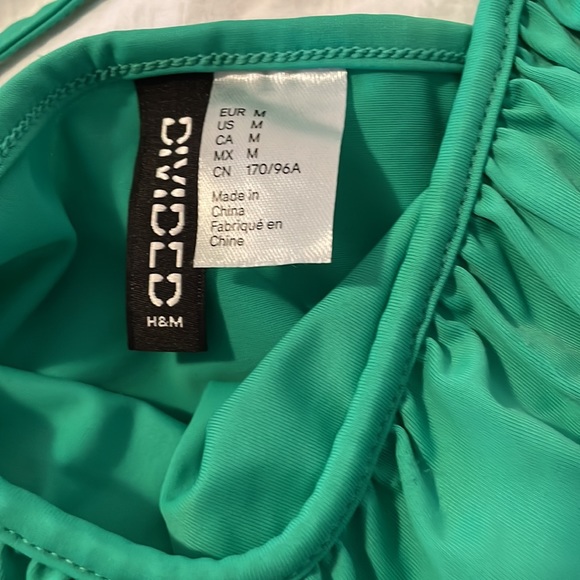 H&M Green Ruffled Crop Top - Picture 3 of 3